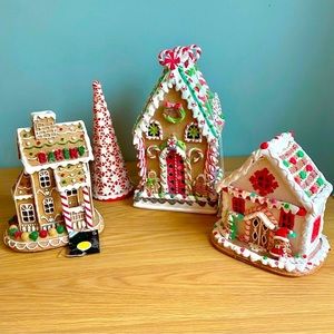 NWT Christmas gingerbread village red green light up bundle